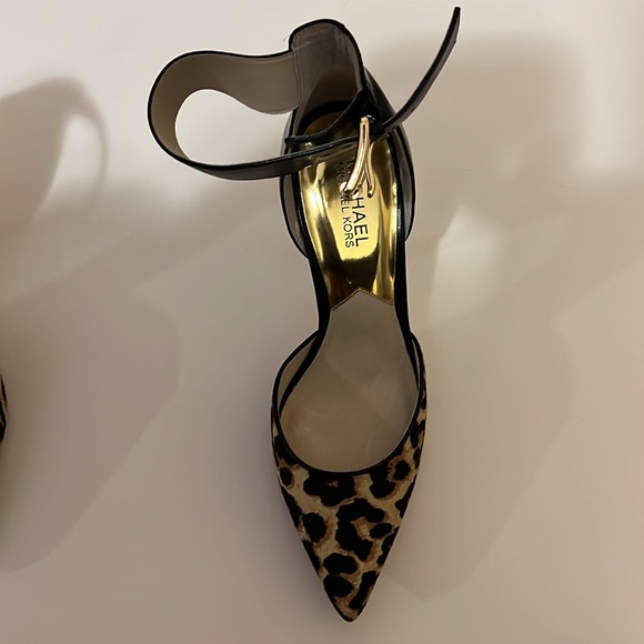 Michael Kors WOMENS SIZE 9 Black Brinkley Strap Calf Hair Leather Heels Buckle - Picture 5 of 11